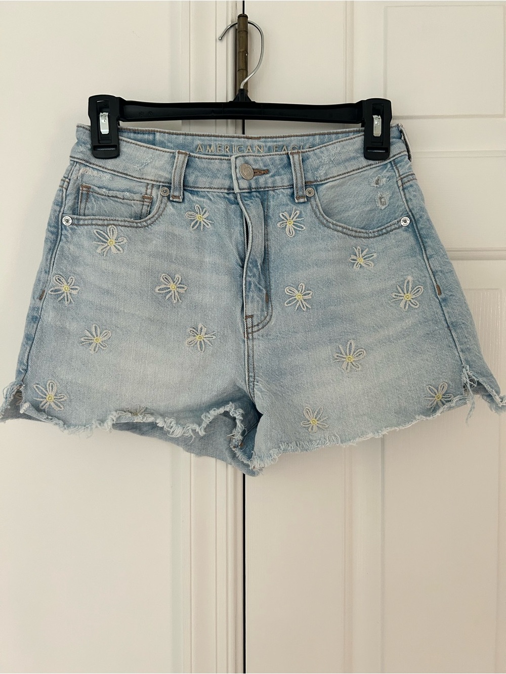 American Eagle Outfitters Light Blue Daisy Embroidered Denim Shorts - Picture 1 of 4